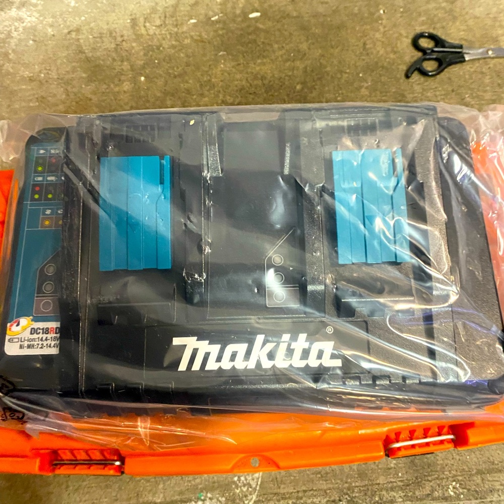 Makita double port charger